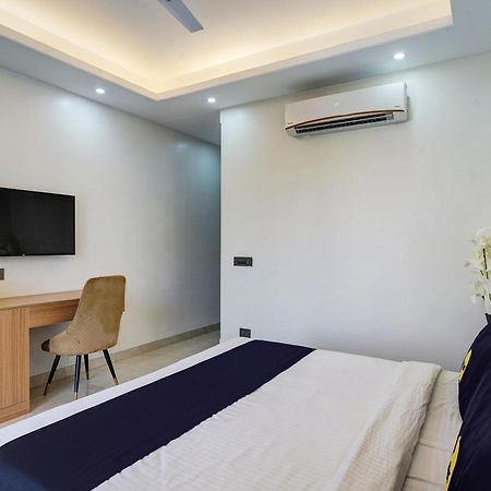 Hotel O Parkinn Gurgáon Kültér fotó