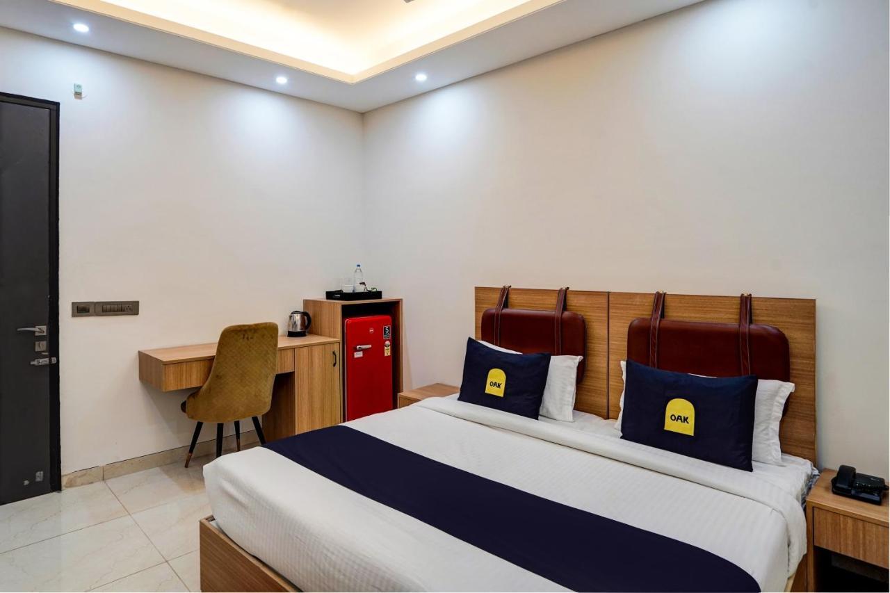 Hotel O Parkinn Gurgáon Kültér fotó