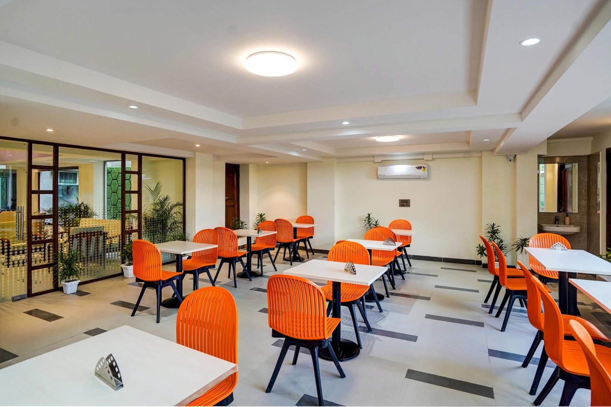 Hotel O Parkinn Gurgáon Kültér fotó