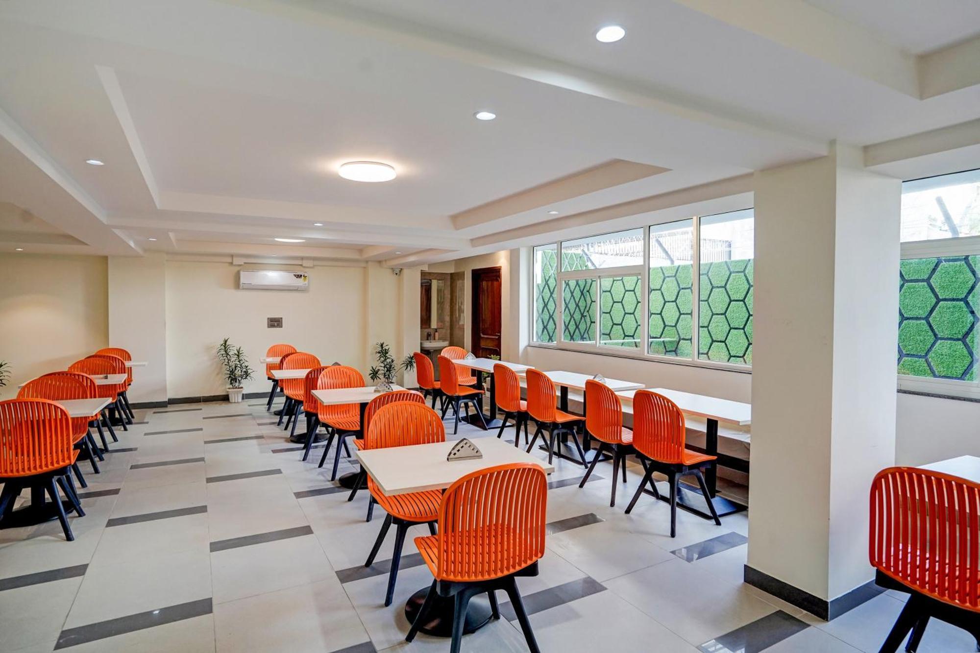 Hotel O Parkinn Gurgáon Kültér fotó