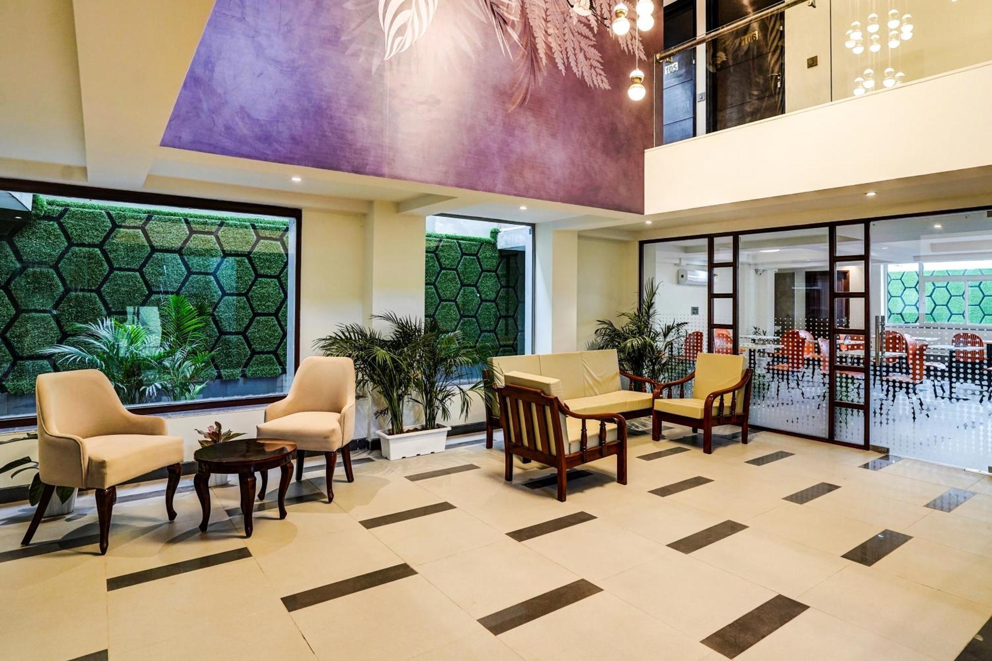 Hotel O Parkinn Gurgáon Kültér fotó
