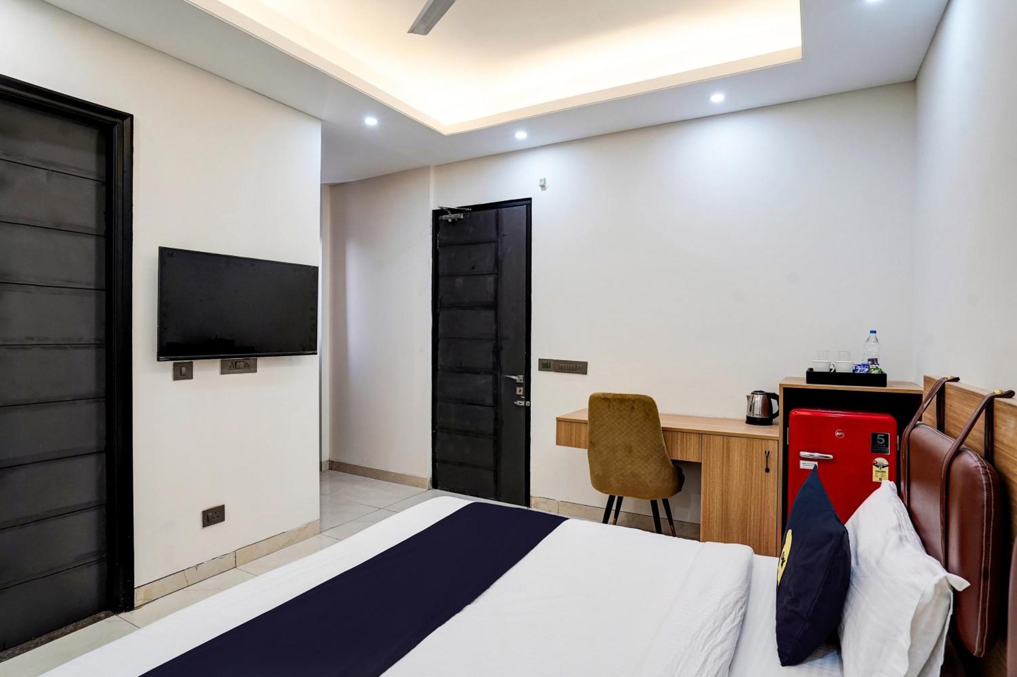 Hotel O Parkinn Gurgáon Kültér fotó