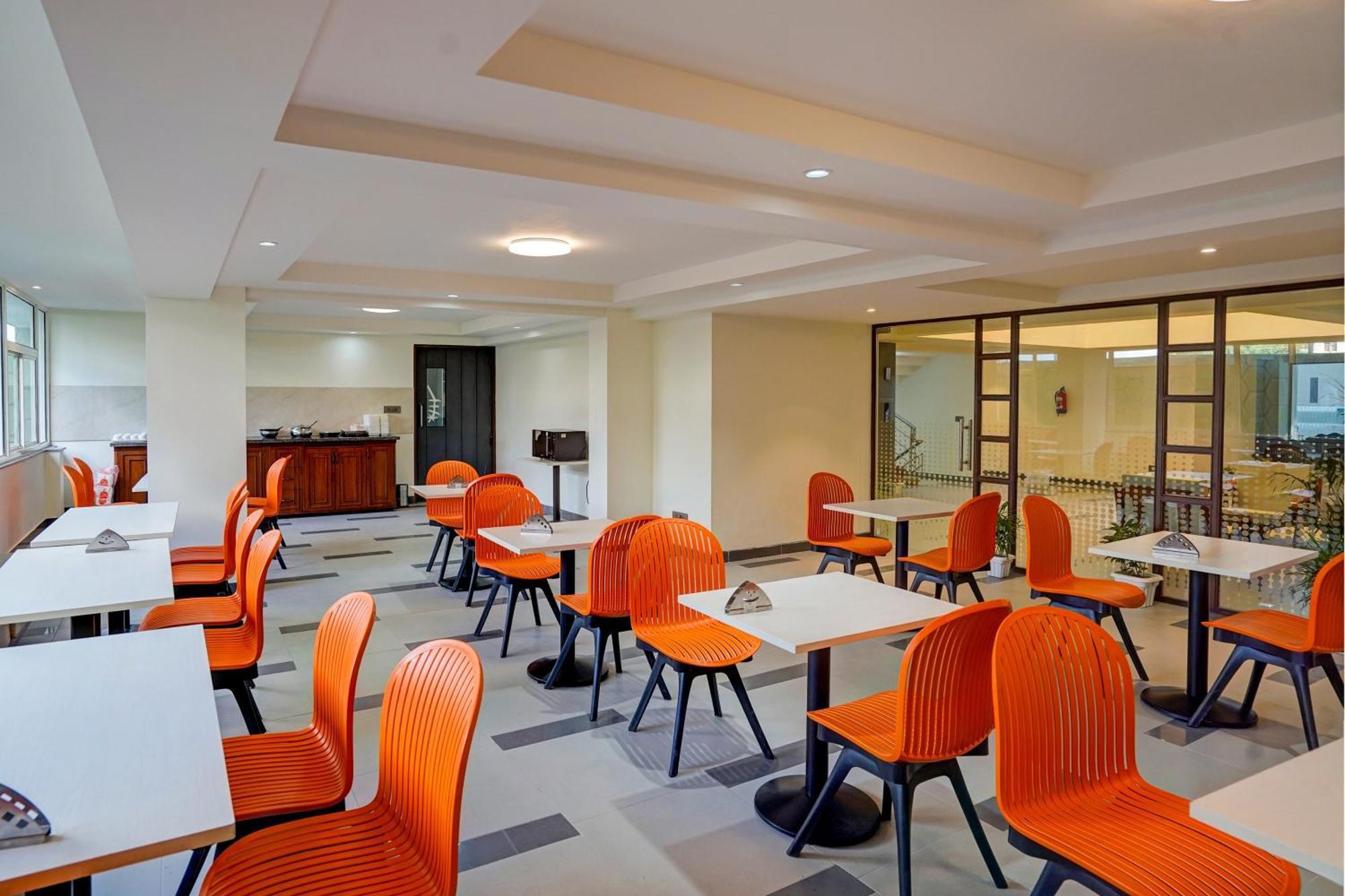 Hotel O Parkinn Gurgáon Kültér fotó